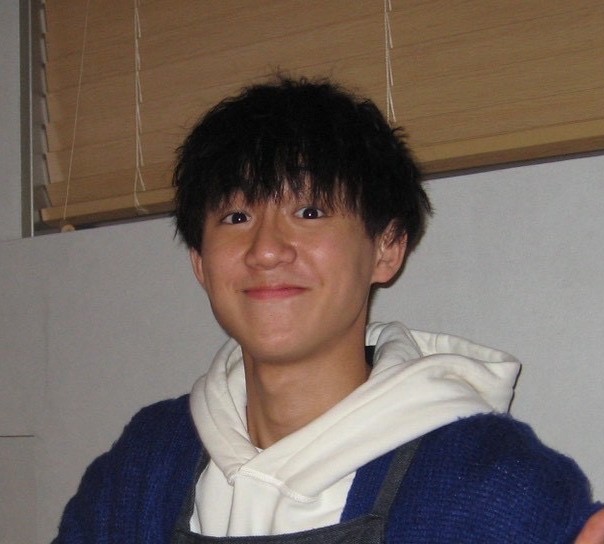 インタビュアー手島